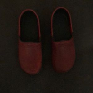 Red Sanita clogs